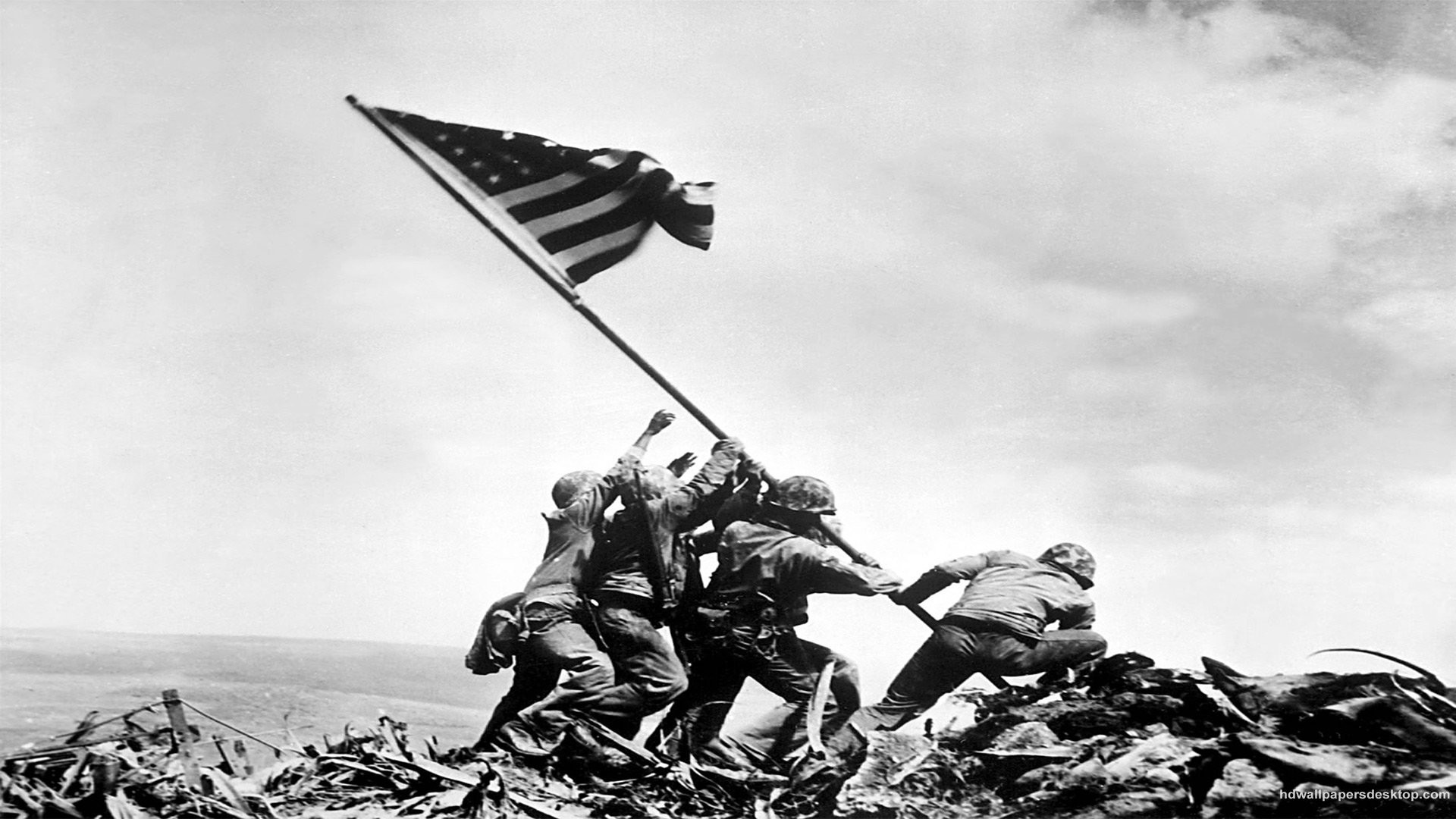 Historic flag raising by U.S. servicemembers